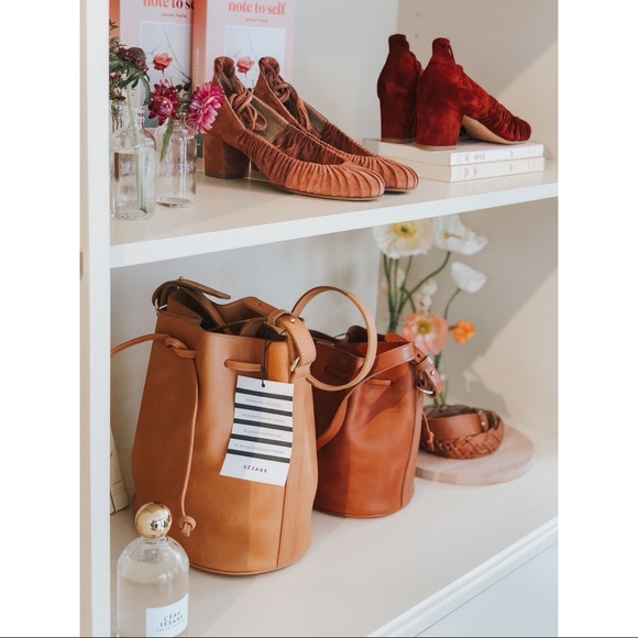 Meet your Posher, Sarahful - Picture 2 of 2